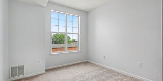 Charming Englewood Condo | 2 Bedrooms, Covered Parking & Community Pool Gallery 11