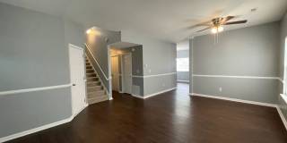 Lovely Single Family House with New Flooring & Paint! 2-Car Garage Gallery 20