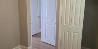 Charming 3 bed, 1.5 bath Gallery 20