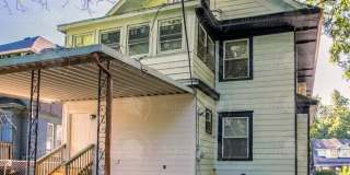 Move fast on this one. Apply within 24 hours of your showing and lock in $250 off your monthly rent for the entire 12 month term!!! Gallery 1