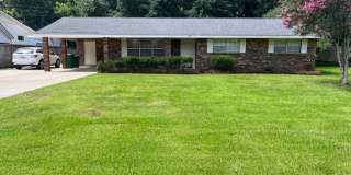 Newly renovated 3/2 home located in River Forest Covington Gallery 1