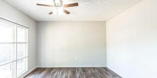 Centrally Located 3 bedroom 2 bathroom house! Gallery 16