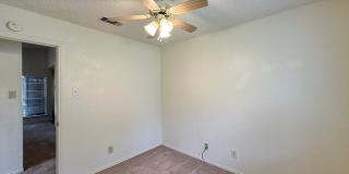 Viewable Now!  Small Dogs Accepted! Gallery 20