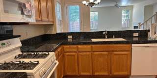 3BR/2.5BA Oak Commons Home w/ Backyard & Community Pool & Park Gallery 5