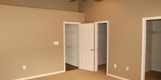 47567 ROYAL BURNHAM Terrace Gallery 13