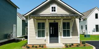 LIKE NEW! 1 bedroom 1 bathroom cottage style home. Must see! Gallery 1