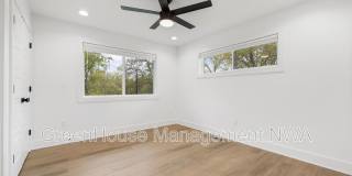 10 Finger Circle Gallery 10