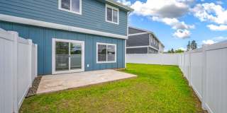 Brand New 3 bed 2.5 townhome Gallery 25