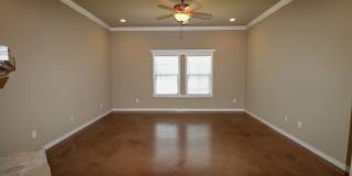 Available Now: 4 bedroom house Gallery 1
