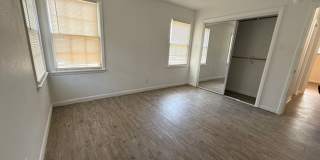 2125 S WILLIS Gallery 17