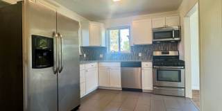 2 Bedroom, 1 Bathroom Duplex in Denver! Available August!! Gallery 4