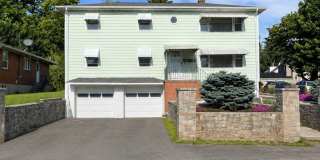 22 Leaf Avenue Gallery 1
