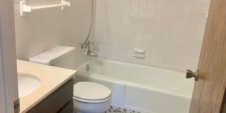 Cedarwood West Apartments Gallery 16