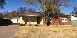 Located in Canyon!!!! Nice 3bedroom 1 bath located near WT and shopping center Gallery 1