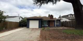 Charming 3-Bedroom Home on Embarcadero Road Gallery 1