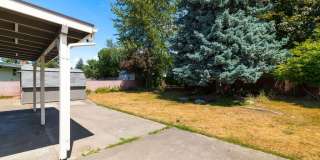 3 Bedroom Rambler Situated on a Large Lot with Mature Landscaping! Gallery 16