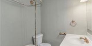 2710 Holmes St - 3S Gallery 21