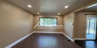 A Charming 3bd/2ba Sacramento House with Fenced Backyard Gallery 5