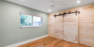 784 Dover Street Gallery 14