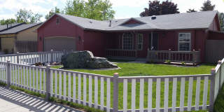 Beautiful Home with Hobby Shop and RV PARKING Gallery 1