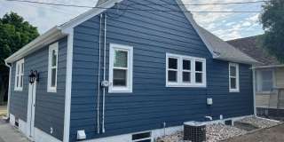 One block from USF! Huge home with 4 bedrooms! Fenced in yard Gallery 4