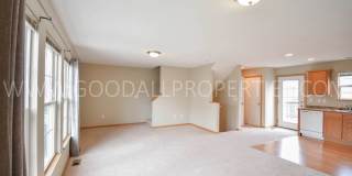 Spacious 2-Bedroom Urbandale Townhome with 2-Car Garage Spacious 2-Bedroom Urbandale Townhome with 2-Car Garage Gallery 3