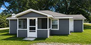 Charming 2 Bedroom 1 bath home Gallery 1