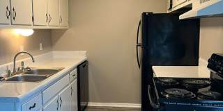 South Glen Apartments Gallery 1