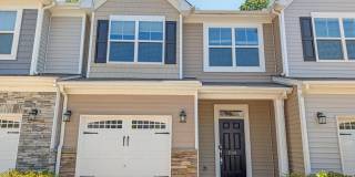 Spacious 3 Bed / 2.5 Bath Townhouse with Loft & 1-Car Garage Gallery 1