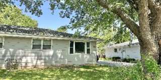 917-919 Meadowview Drive - 919 Gallery 4
