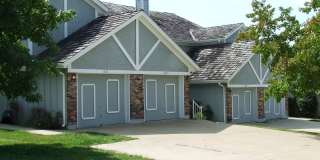 1833-1839 NE Knollbrook St Gallery 1