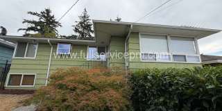 SPACIOUS BEACON HILL HOME WITH HUGE FENCED YARD, HOT TUB & GARAGE! SPACIOUS BEACON HILL HOME WITH HUGE FENCED YARD, HOT TUB & GARAGE! Gallery 1
