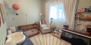 Beautifully updated & maintained 2 bed/2 bath Noble Square condo in an intimate 3 unit building. Gallery 12