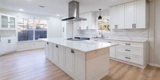 313 S PRAIRIE Street Gallery 1