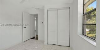 2701 NW 18th Ter Gallery 14