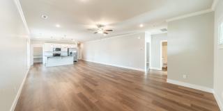 Hawthorne Grove Gallery 33
