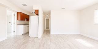 Newly Renovated 3/1 Single Family Home with Bonus room Gallery 3