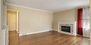 115 N Hager Avenue Gallery 6