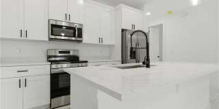 4787 Golfview Boulevard Gallery 1