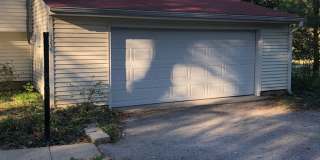 Newly renovated 4BR/2BA home, across from IU Stadium and Golf Course! Gallery 5