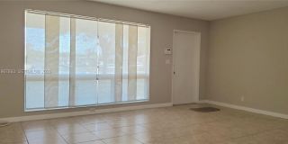 1900 N 32nd Ct Gallery 2