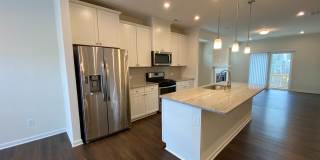 Room in 4 Bedroom Townhome at Mahal Ave Gallery 1