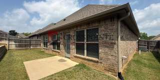 Beautiful 3 Bedroom 2 Bathroom Home! Gallery 21