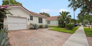 18755 SW 27th Ct Gallery 2