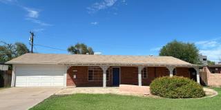BEAUTIFUL RED BRICK HOME ON A LARGE CUL-DE-SAC LOT NEAR CAMELBACK ROAD. Gallery 1
