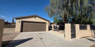 Beautiful Renovated  4 Bed 2 Bath HOME! Gallery 1