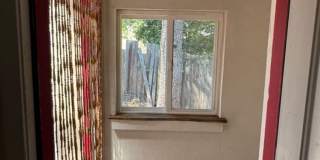 ECLECTIC ASHLAND RETREAT WTIH PARK LIKE YARD & UTILITIES Gallery 9