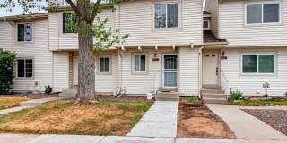 Spacious 2BR Condo Finished Basement in Aurora Gallery 1
