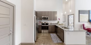 Avenue Madison Gallery 6