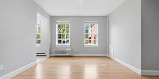 Beautifully Updated 1BR Condo in Old Town Gardens, Walk to King Street Gallery 1
